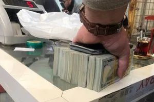 الدولار يقفز في الأسواق العراقية