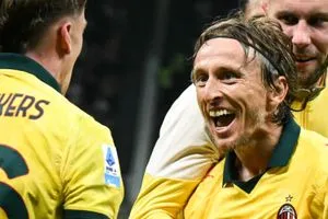 أليغري يشيد بمودريتش بعد الفوز على بولونيا