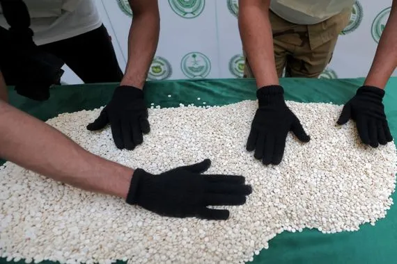 من السليمانية إلى بغداد وصولاً للرياض تفاصيل عملية إحباط تهريب الكرستال إلى السعودية عاجل وكالة بغداد اليوم الاخبارية