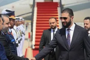 للمشاركة في القمة الطارئة الشرع يصل قطر