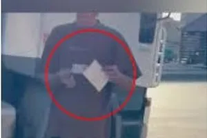 بسبب صندوق عصير حبس وغرامة لمفوضي مرور