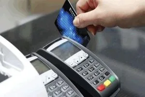 بطاقات الرواتب الموطنة أكثر من عدد الموظفين بـ40 من يمتلك هذه البطاقات