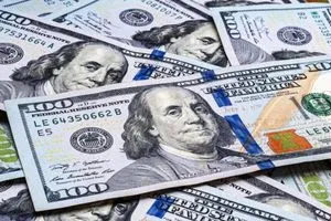 بعد نفي المركزي بتغيير سعر الصرف انخفاض طفيف للدولار وكالة بغداد اليوم الاخبارية