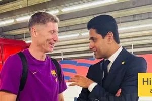 الكشف عن رسالة ليفاندوفسكي للخليفي بعد خسارة برشلونة أمام باريس