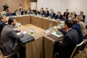 الترويكا الأوروبية تعلن عزمها إحياء المفاوضات النووية مع إيران شفق نيوز