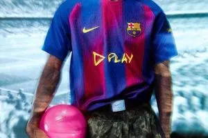 صورة برشلونة يعلن عن قميص الكلاسيكو