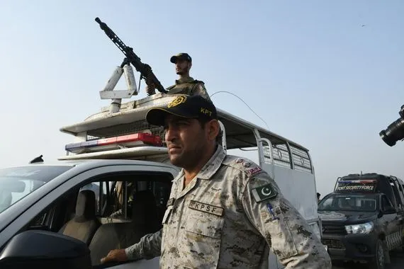باكستان توافق على وقف إطلاق النار مع أفغانستان لمدة 48 ساعة