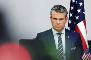 rlm هبوط اضطراري لطائرة وزير الحرب الأميركي في بريطانيا شفق نيوز