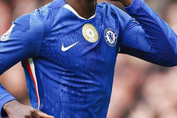 مويسيس كايسيدو يتصدر الدفاع في أوروبا