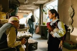 الفيلم العراقي كعكة الرئيس يحصد جائزة أفضل عمل روائي في مهرجان هامبتونز السينمائي وكالة بغداد اليوم الاخبارية