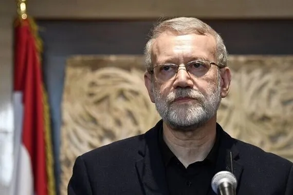 لاريجاني يسلم بوتين رسالة من المرشد الإيراني