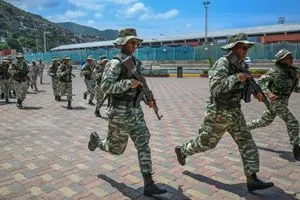 استعداداً لمواجهة أميركا فنزويلا تحشد ملايين القوات والمليشيات المسلحة شفق نيوز