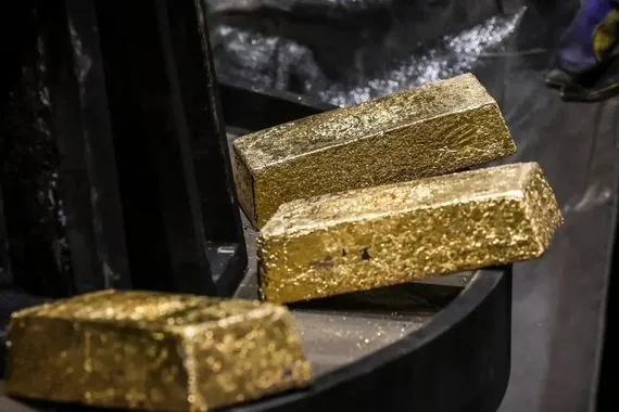 الذهب يواصل ارتفاعه التاريخي مسجلا أفضل اداء منذ 17 عاماً