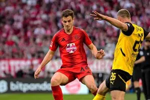 الهدافين التاريخيين لقمة بايرن ميونخ وبوروسيا دورتموند
