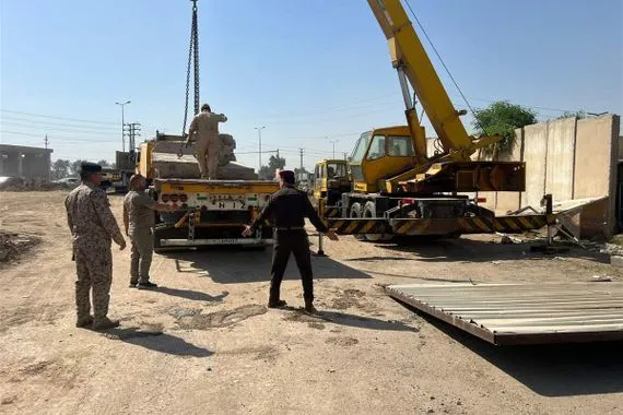 بغداد رفع الصبات الكونكريتية قرب مصرف الرشيد في أبو غريب