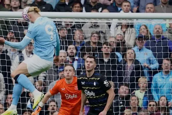 مانشستر سيتي يتصدر الدوري الإنجليزي مؤقتاً بثنائية هالاند في إيفرتون شفق نيوز