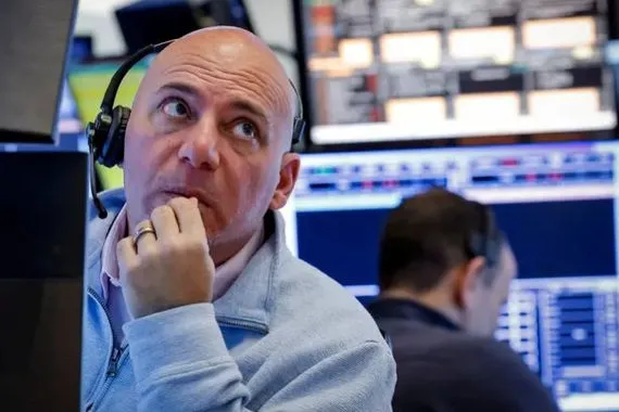 وول ستريت تحقق مكاسب أسبوعية