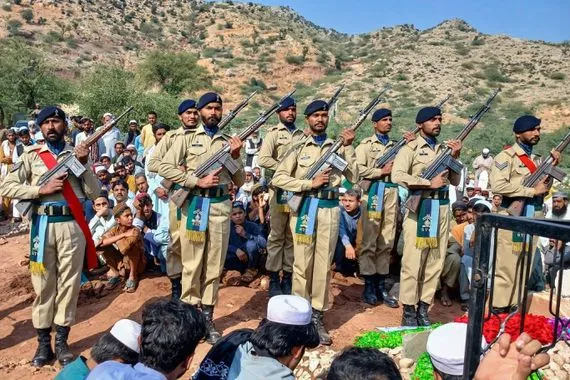 من خلال المحادثات الاخيرة باكستان وأفغانستان تتفقان على وقف فوري لإطلاق النار