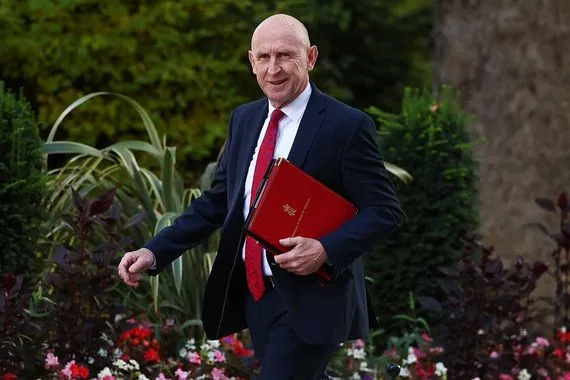 بريطانيا تعلن استعدادها لإرسال قواتها إلى أوكرانيا