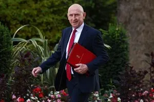 بريطانيا تعلن استعدادها لإرسال قواتها إلى أوكرانيا