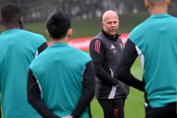 صور الاستعدادات الأخيرة لليفربول قبل مواجهة فرانكفورت