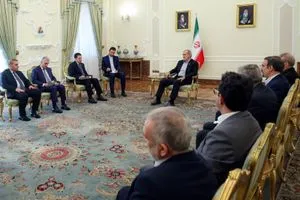 بغداد تمشي على حبل دقيق قراءة في زيارة الأعرجي لإيران ومسار التوازن بين واشنطن وطهران عاجل وكالة بغداد اليوم الاخبارية
