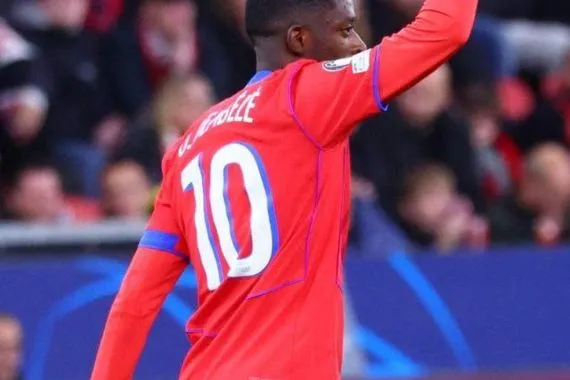 عين على ديمبيلي في مباراة ليفركوزن