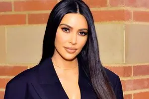 كيم كارديشيان تعلن اصابتها بمرض دماغي خطير ومميت وكالة بغداد اليوم الاخبارية
