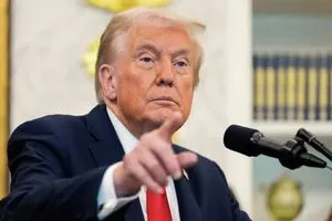 ترامب بوتين يريد إنهاء أزمة أوكرانيا والعقوبات ضد موسكو قوية جدًا وكالة بغداد اليوم الاخبارية