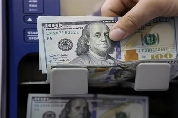 الدولار يواصل ثباته في بغداد والمحافظات البيع عند 142 500 دينار