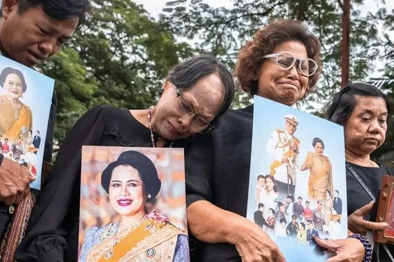 تايلاند تودع الملكة الأم سيريكيت عن عمر 93 عاماً