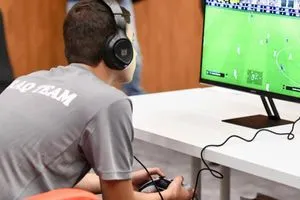 شاب عراقي يتصدر بطولة الألعاب الإلكترونية الآسيوية شفق نيوز