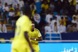 النصر يهزم الحزم بثنائية