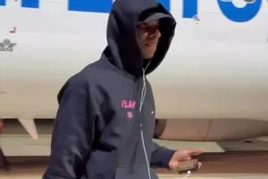 صورة راشفورد يتابع مباراة مان يونايتد ضد برايتون اثناء رحلته الى مدريد