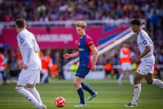 كلاسيكو على إيقاع صدارة الريال وبرشلونة في معركة القمة على أرض مدريد وكالة الانباء العراقية واع