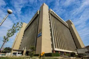 التعليم تعلن زيادة الطاقة الاستيعابية للكليات الطبية وتصحح أخطاء القبول بمنصة ذكية وكالة بغداد اليوم الاخبارية