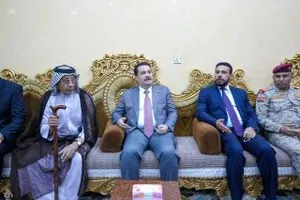 رئيس الوزراء يزور منزل عائلة الشهيد البطل العميد محمد نشمي العلياوي في ميسان وكالة الانباء العراقية واع