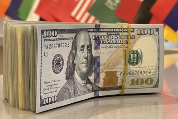 الكاظمي السوق الموازي وراء ارتفاع أسعار صرف الدولار