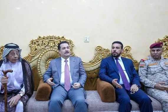 السوداني يزور منزل عائلة الشهيد العميد محمد العلياوي في ميسان واجبنا رعاية ذوي الشهداء