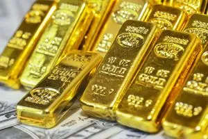 الذهب يتراجع مع صعود الدولار وتفاؤل باتفاق أميركا والصين شفق نيوز