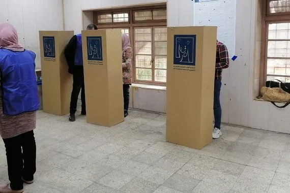 قيادي أحزاب تهدد موظفين ومنتسبين بالنقل لأغراض انتخابية شفق نيوز