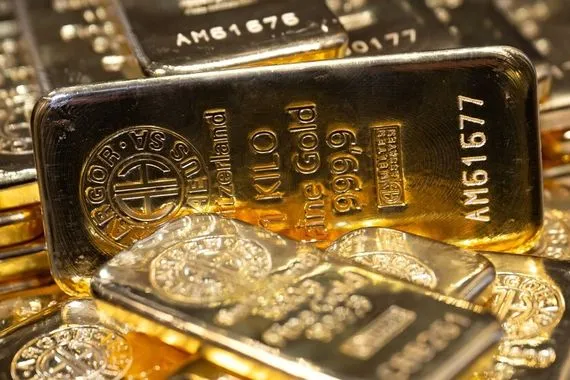 انخفاض أسعار الذهب إلى ما دون 4000 دولار أمريكي لأول مرة منذ 10 أكتوبر