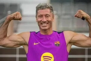 النادي الذي يرفض ضم ليفاندوفسكي بعد رحيله عن برشلونة