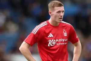 نجم نوتينغهام فورست قد يكلف اليونايتد 100 مليون جنيه إسترليني