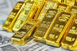 تعافي اسعار الذهب تزامنا مع خفض فائدة الدولار بالاحتياطي الفيدرالي