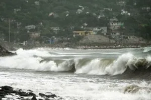 الأعنف في التاريخ إعصار ميليسا يصل جامايكا وتحذيرات من كارثة شفق نيوز