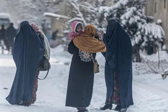 طبيبة تلخّص خمسة أسباب تزيد الشعور بالبرد مع تقدّم الإنسان في العمر شفق نيوز