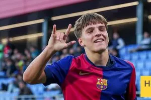 باريس سان جيرمان يخطط لخطف موهبة برشلونة