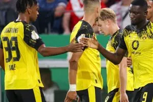 تقييم لاعبي دورتموند ضد فرانكفورت