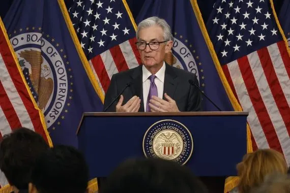 الفيدرالي الأمريكي يفاجئ الأسواق بخفض جديد للفائدة إنذار مبكر بتباطؤ الاقتصاد وكالة بغداد اليوم الاخبارية